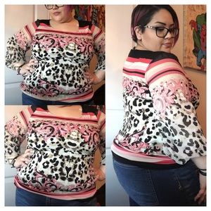Stretchy, bright pattern blouse