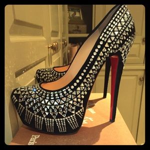 Size 39 Christian Louboutin heels