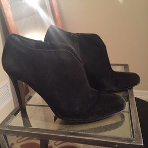 Suede Nine West ankle boots
