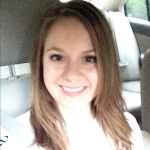 Meet your Posher, Lauren