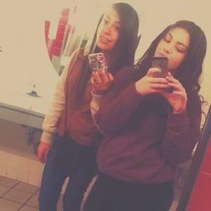 Meet your Posher, Chloe