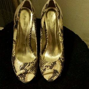 Zigi Multi color Peep toe pumps