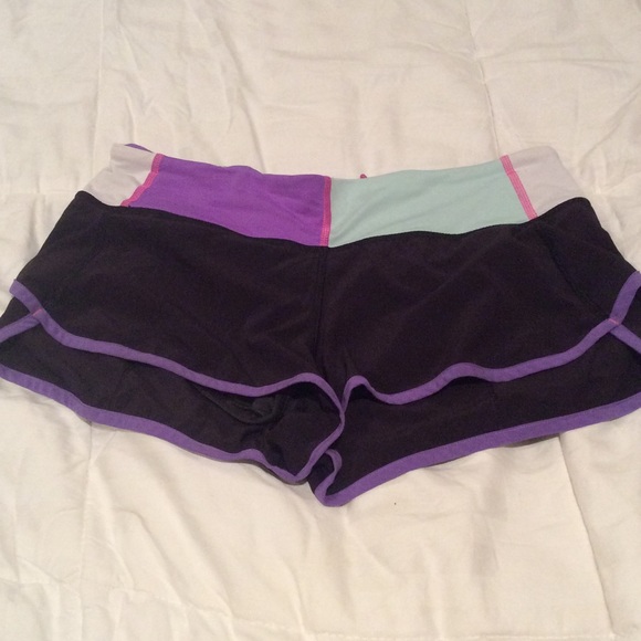 NWOT size 6 lululemon run speed shorts