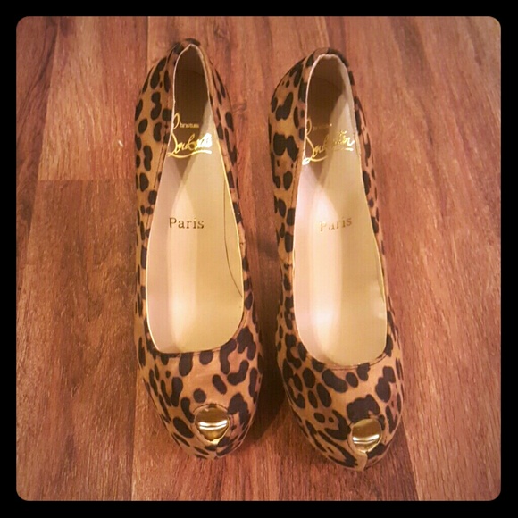 New designer style Leopard pumps Sz 39/8 us