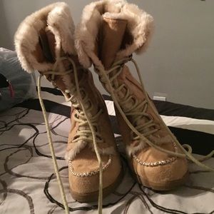 Lace up heel boots 👢