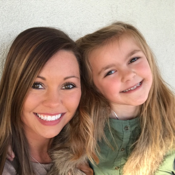 Meet your Posher, Heather - Picture 3 of 4