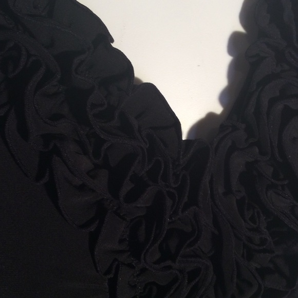 Black ruffle dress - Picture 3 of 3