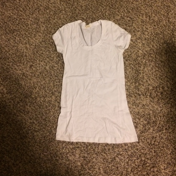 White tee