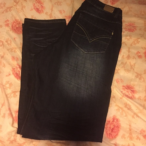 Jeans - Picture 2 of 4