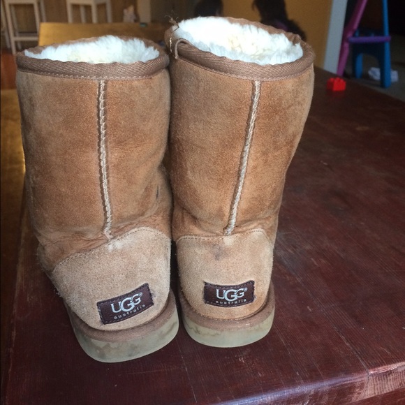 Used uggs - Picture 2 of 4