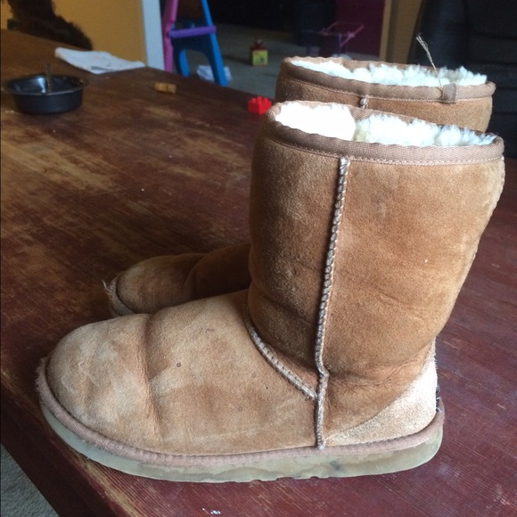Used uggs - Picture 3 of 4
