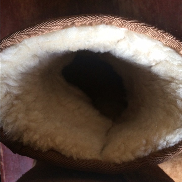 Used uggs - Picture 4 of 4