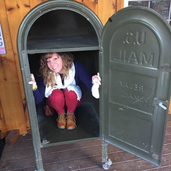 Meet your Posher, Jessica - Picture 1 of 1