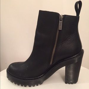Women's black ankle boot