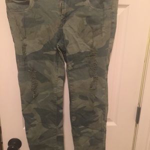 Pink- military look Jean distressed look