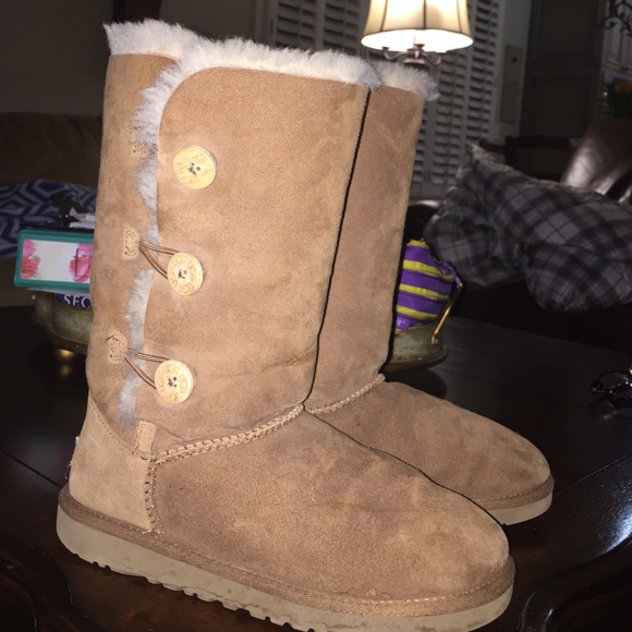 UGG Shoes - Chestnut button uggs