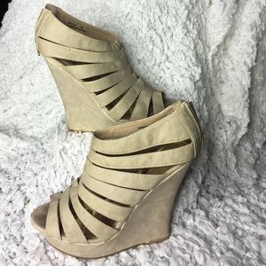 Dollhouse wedges