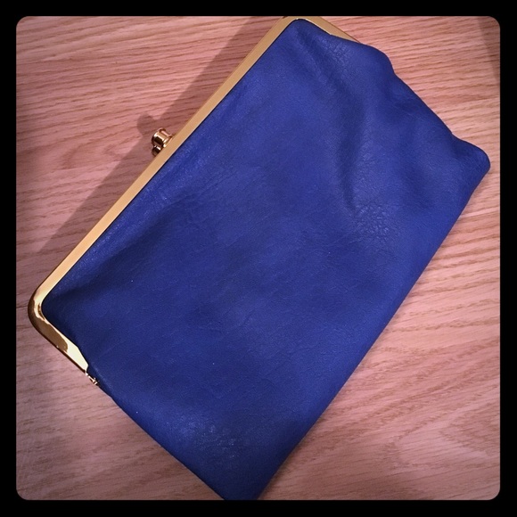 ✨Navy Blue Clutch✨