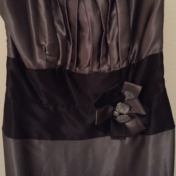 White House l Black Market Dress - Picture 2 of 3