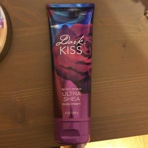 Dark Kiss, body cream