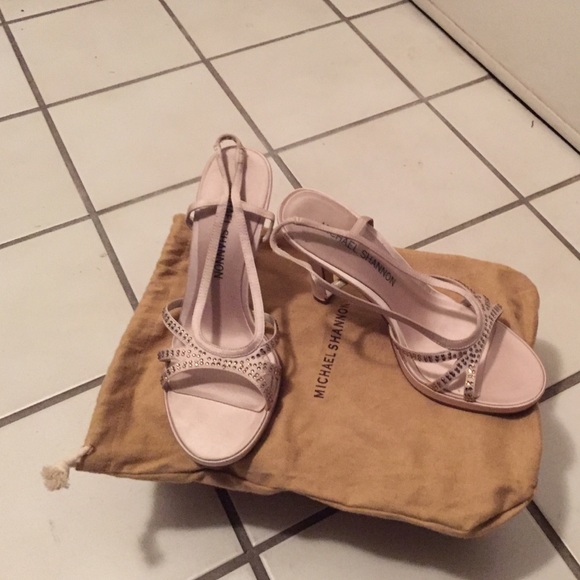 Slightly used Michael Shannon beige evening shoes
