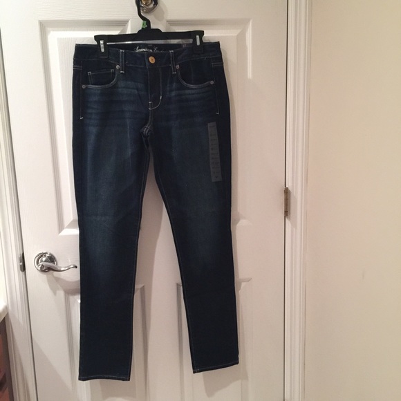 12/3 only! New with tags American Eagle jeans