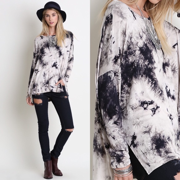 🆕 Midnight Tie Dye Blouse - Picture 2 of 4