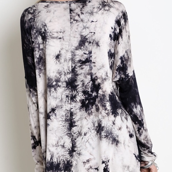 🆕 Midnight Tie Dye Blouse - Picture 3 of 4