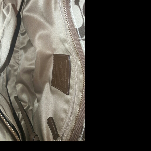 Coach purse - Picture 4 of 4