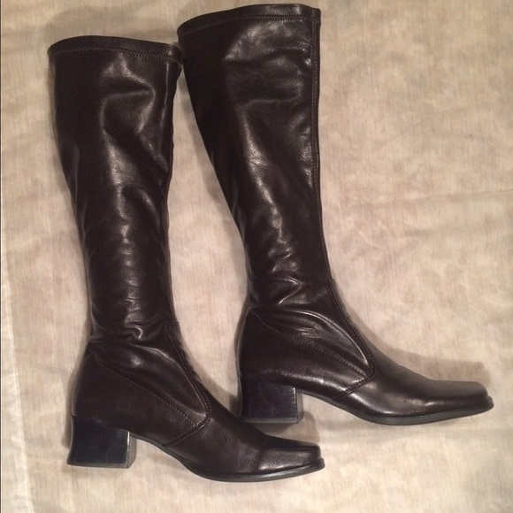 Brown skinny leg boots