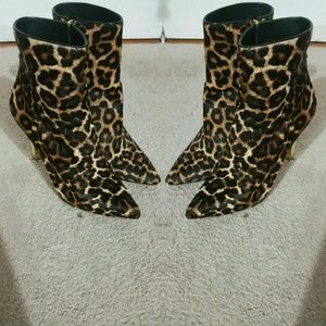 I'm selling mohair leopard print Michael Kors boot