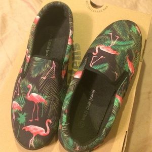 flamingo print slide ons