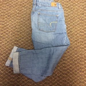 AE BOYFRIEND JEANS