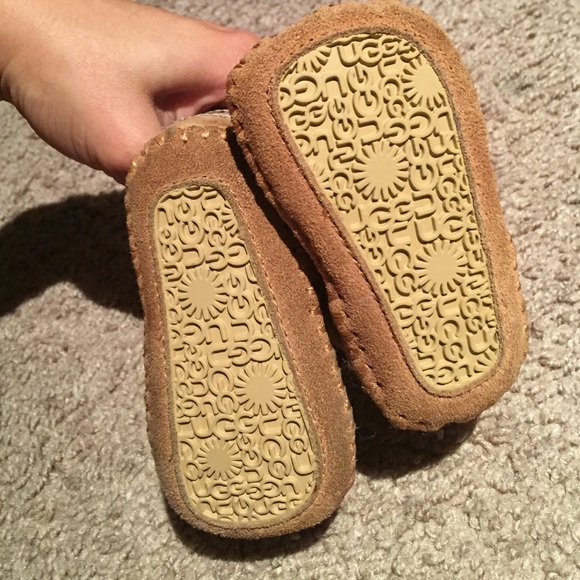 💥SOLD💥 New Infant Uggs Size 0/1 - Picture 2 of 4