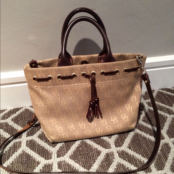 Dooney & Bourke tote purse