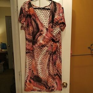 Super cute coral and black dress!