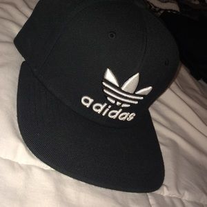 Adidas Snapback green underside