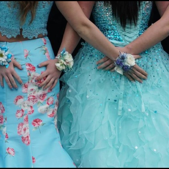 Mori Lee Prom Dress 6 corsett! - Picture 2 of 3