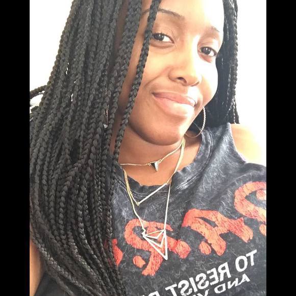 Meet the Posher Other - Meet your Posher, Kamilah