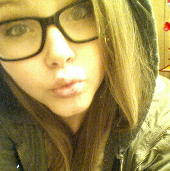 Meet your Posher, Kayee