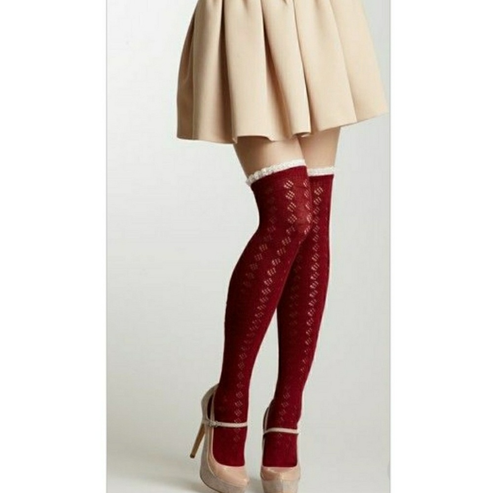 🆕BURGUNDY OVER THE KNEE SOCKS - Picture 2 of 5
