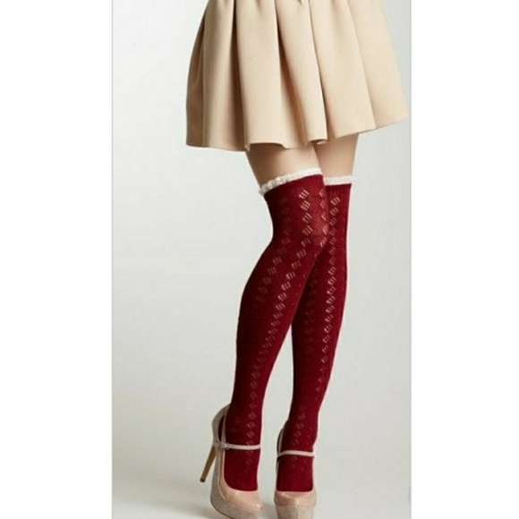 ๐BURGUNDY OVER THE KNEE SOCKS - Picture 2 of 5