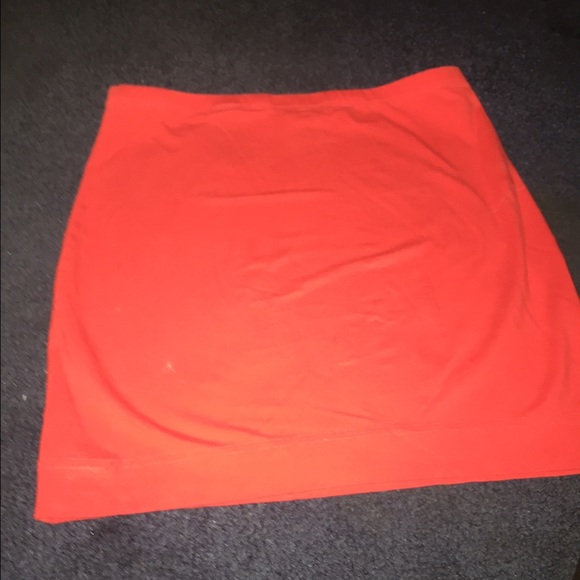 Red H&M skirt - Picture 2 of 3