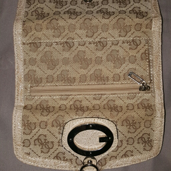 Guess wallet - Picture 2 of 3