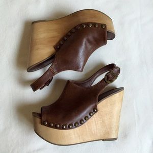 BAKERS Windsong Platform Clogs in Tan