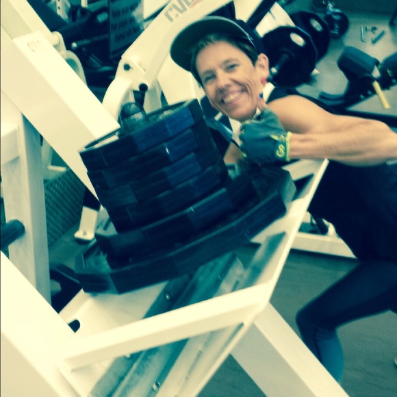 Style & Fun📽😜💥🎥🎉🏋🏽😎🏒 - Picture 4 of 4