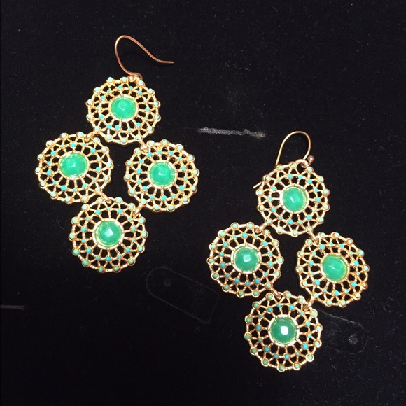 Stella and Dot chandelier green/gold earrings