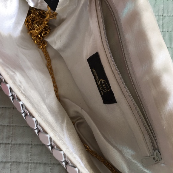 Sexy White Clutch - Picture 3 of 4