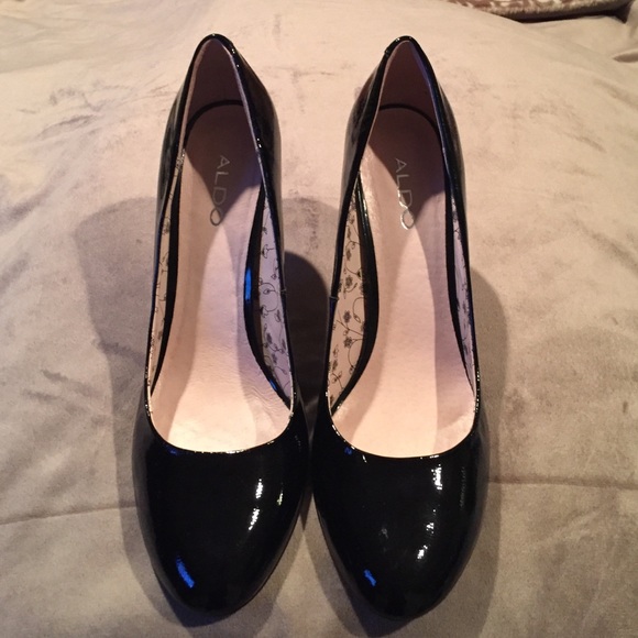 Aldo pumps great looking dress up or down