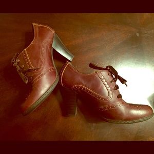 Brown Oxford Heels NWOT